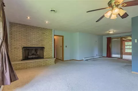10483 Geneva Dr, Roscoe, IL 61073 photo 2