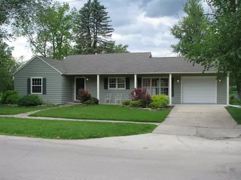 215 E River St, Rockton, IL 61072 photo 1