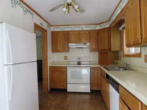 216 E Main St, Rockton, IL 61072 photo 8