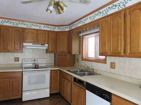 216 E Main St, Rockton, IL 61072 photo 7