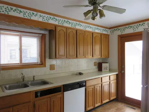 216 E Main St, Rockton, IL 61072 photo 6