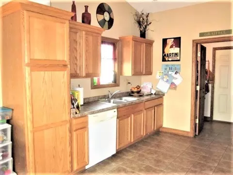 304 Forestcliff Ct, Lake Summerset, IL 61019 photo 8