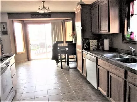 304 Forestcliff Ct, Lake Summerset, IL 61019 photo 7