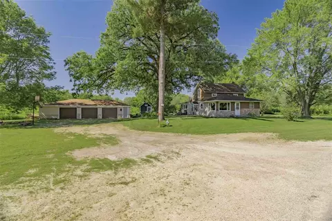 9639 River Rd, Ridott, IL 61067 photo 2