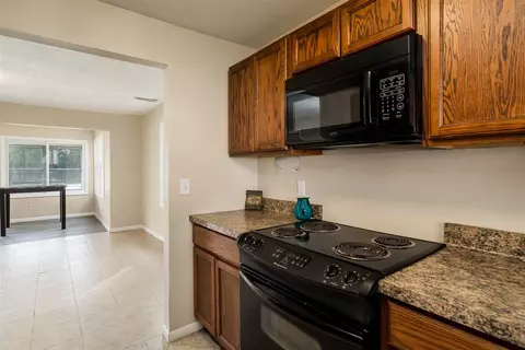 11109 Edgemere Ter, Roscoe, IL 61073 photo 17