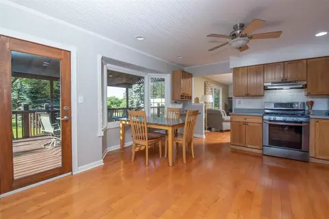 7627 E Rockton Rd, Roscoe, IL 61073 photo 9