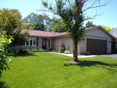 886 Brandy Bend Rd, Roscoe, IL 61073 photo 1