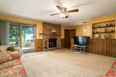 3644 Cutty Sark Rd, Cherry Valley, IL 61016 photo 9