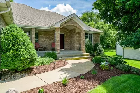 9829 Rambouillet Rdg, Roscoe, IL 61073 photo 4