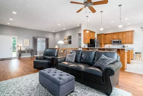 9829 Rambouillet Rdg, Roscoe, IL 61073 photo 13