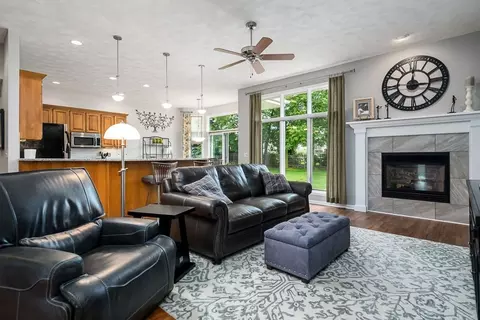 9829 Rambouillet Rdg, Roscoe, IL 61073 photo 8