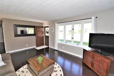 5693 Thompson Dr, Roscoe, IL 61073 photo 5