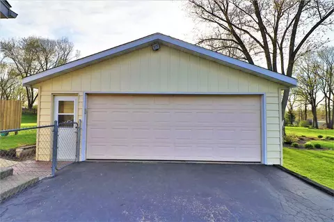 5693 Thompson Dr, Roscoe, IL 61073 photo 32