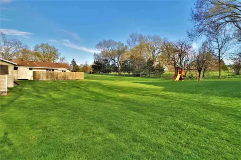 5693 Thompson Dr, Roscoe, IL 61073 photo 31