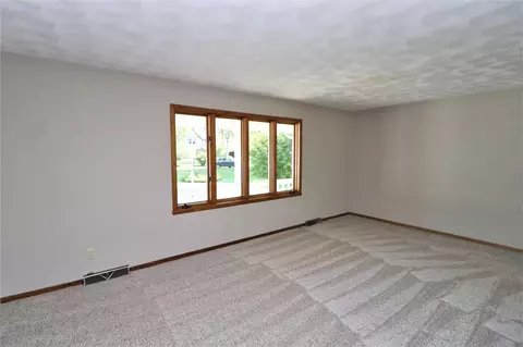5245 Rowena Dr, Roscoe, IL 61073 photo 9