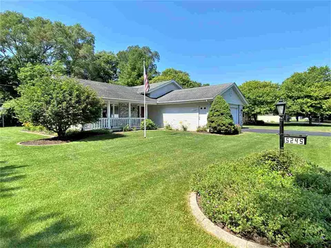 5245 Rowena Dr, Roscoe, IL 61073 photo 2