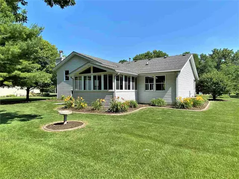 5245 Rowena Dr, Roscoe, IL 61073 photo 4