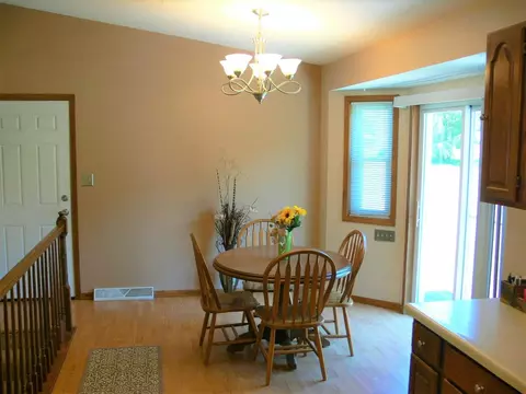 4502 Straw Ln, Roscoe, IL 61073 photo 11