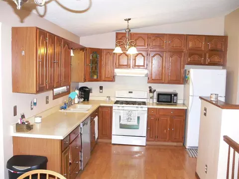 4502 Straw Ln, Roscoe, IL 61073 photo 10