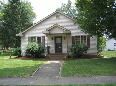 707 Elgin St, Cherry Valley, IL 61016 photo 2