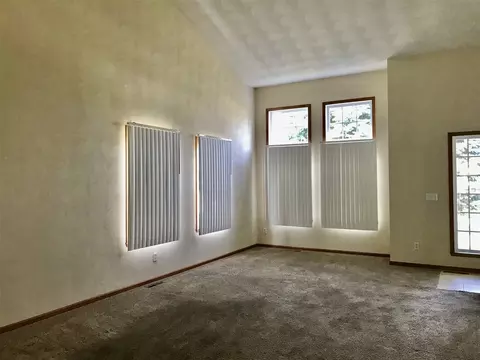 11317 Jasmine Dr, Roscoe, IL 61073 photo 4