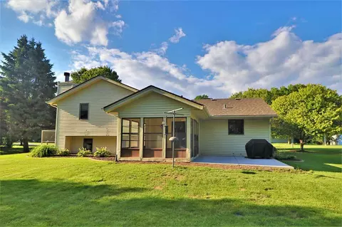 5215 Rowena Dr, Roscoe, IL 61073 photo 36