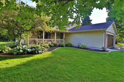 5215 Rowena Dr, Roscoe, IL 61073 photo 3