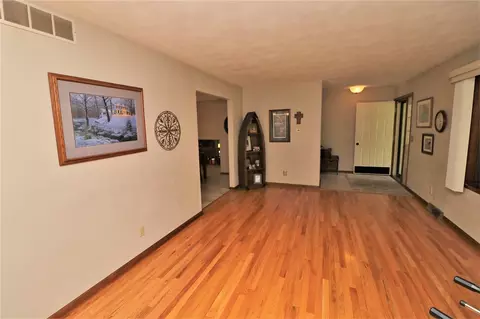 5215 Rowena Dr, Roscoe, IL 61073 photo 7