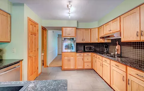 10314 Chris Dr, Roscoe, IL 61073 photo 11