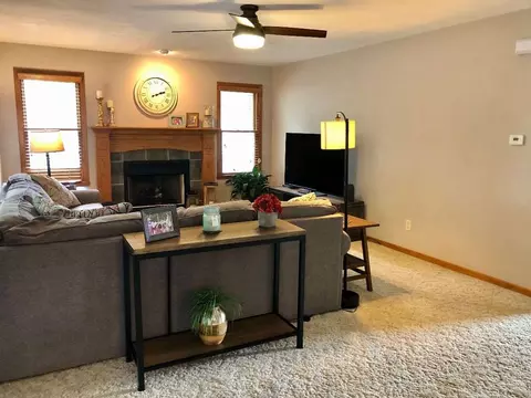 1175 Old Hunter Run, Byron, IL 61010 photo 5