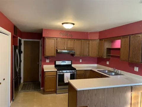 1510 Monroe St, Pecatonica, IL 61063 photo 2