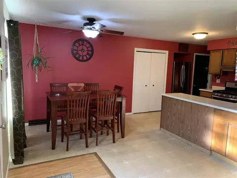 1510 Monroe St, Pecatonica, IL 61063 photo 4
