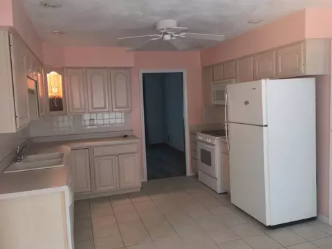 11098 Corrigan Rd, Roscoe, IL 61073 photo 3