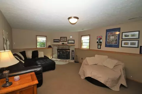 9758 Redfield, Roscoe, IL 61073 photo 12