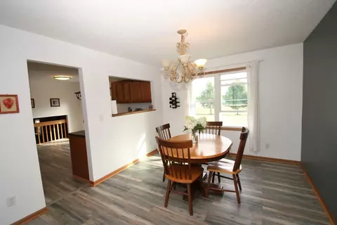 9758 Redfield, Roscoe, IL 61073 photo 6