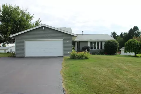 9758 Redfield, Roscoe, IL 61073 photo 2