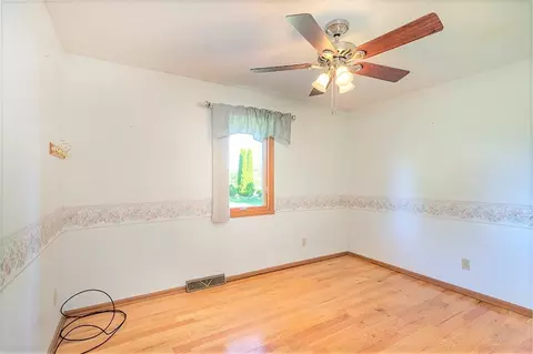 9655 Applegate Dr, Roscoe, IL 61073 photo 14