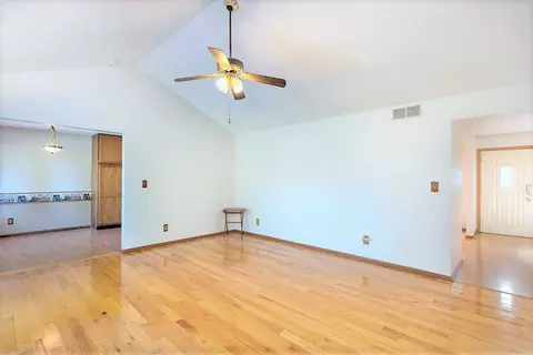 9655 Applegate Dr, Roscoe, IL 61073 photo 7