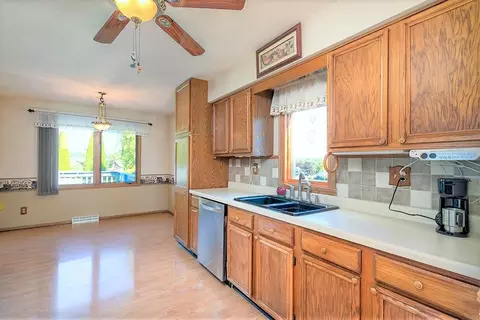 9655 Applegate Dr, Roscoe, IL 61073 photo 10