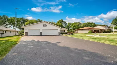 7167 Rye Ridge Trl, Cherry Valley, IL 61016 photo 2