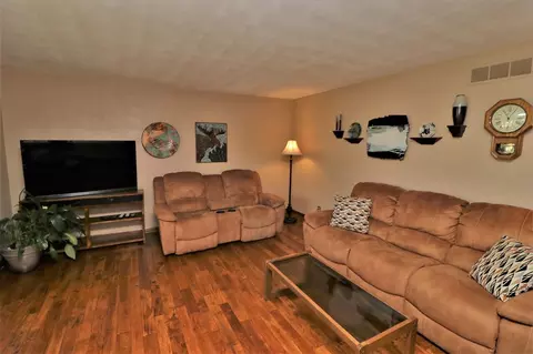 3767 Doreen Dr, Roscoe, IL 61073 photo 4