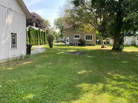 140 S 6th St, Capron, IL 61012 photo 19