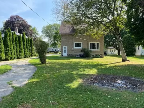 140 S 6th St, Capron, IL 61012 photo 21