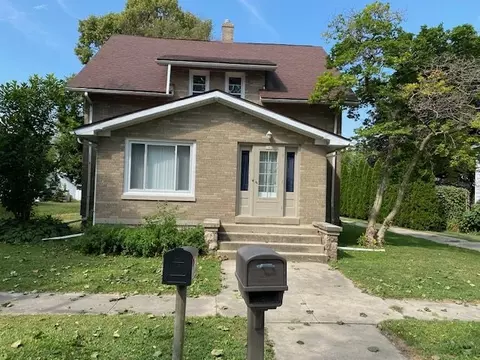 140 S 6th St, Capron, IL 61012 photo 1