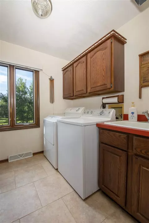 8169 Burr Oak Rd, Roscoe, IL 61073 photo 16