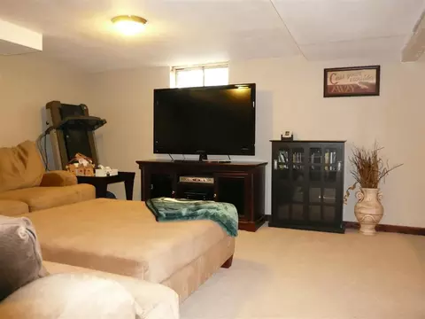 3795 S Mill Rd, Cherry Valley, IL 61016 photo 3