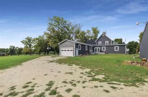 14958 Trask Bridge Rd, Pecatonica, IL 61063 photo 3