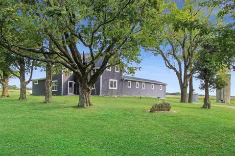 14958 Trask Bridge Rd, Pecatonica, IL 61063 photo 2