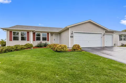 10361 Hawks Pointe Trl, Roscoe, IL 61073 photo 1