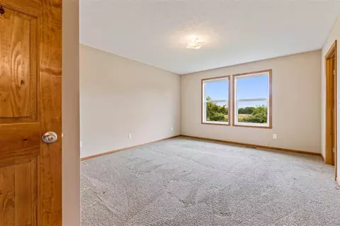 10361 Hawks Pointe Trl, Roscoe, IL 61073 photo 28